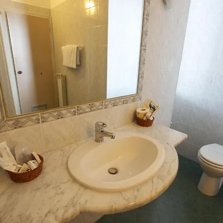 Hotel Centrale ホテル 4*
