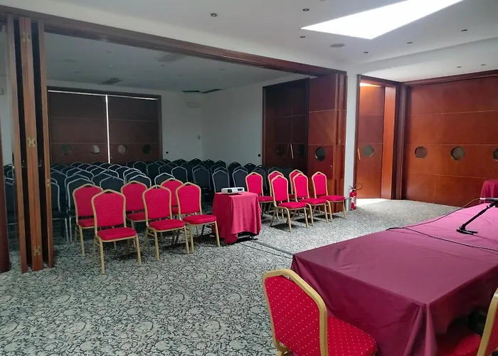 Ξενοδοχείο Hotel Centrale Πιομπίνο