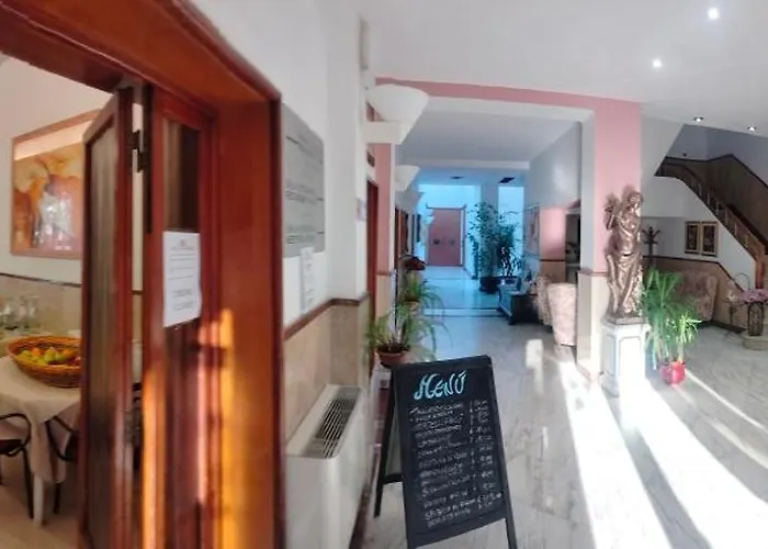 Hotel Centrale Ξενοδοχείο Πιομπίνο