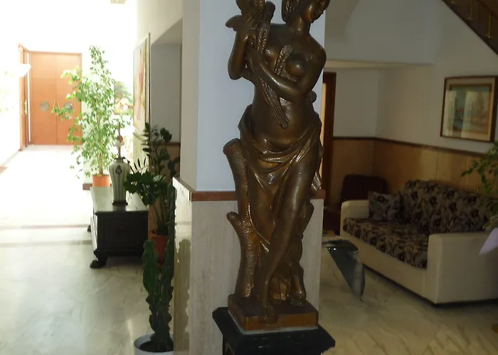 Hotel Centrale 4* Πιομπίνο