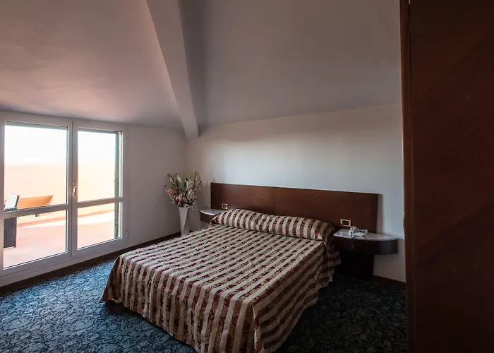 Ξενοδοχείο Hotel Centrale Πιομπίνο