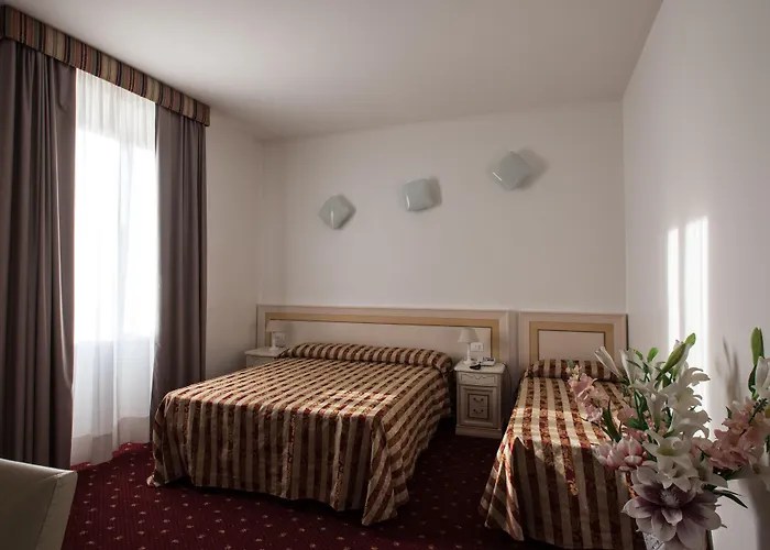 Hotel Centrale 4* Πιομπίνο