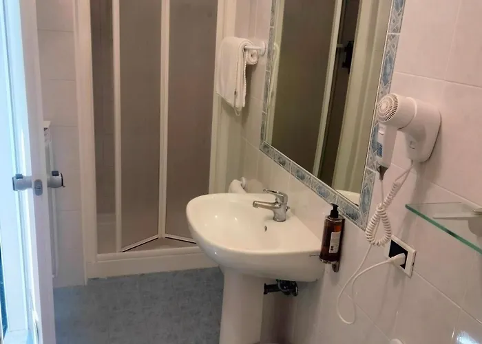 Hotel Centrale 4* Πιομπίνο