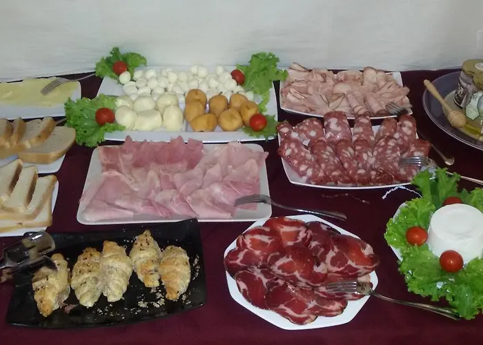 Hotel Centrale Πιομπίνο