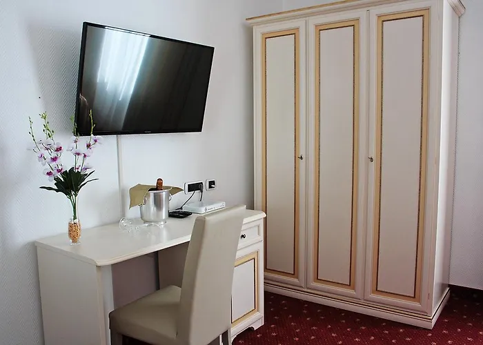 Ξενοδοχείο Hotel Centrale Πιομπίνο