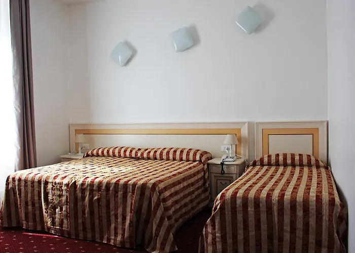 فندق Hotel Centrale 4*